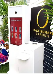Modern Booth von Mister Mory